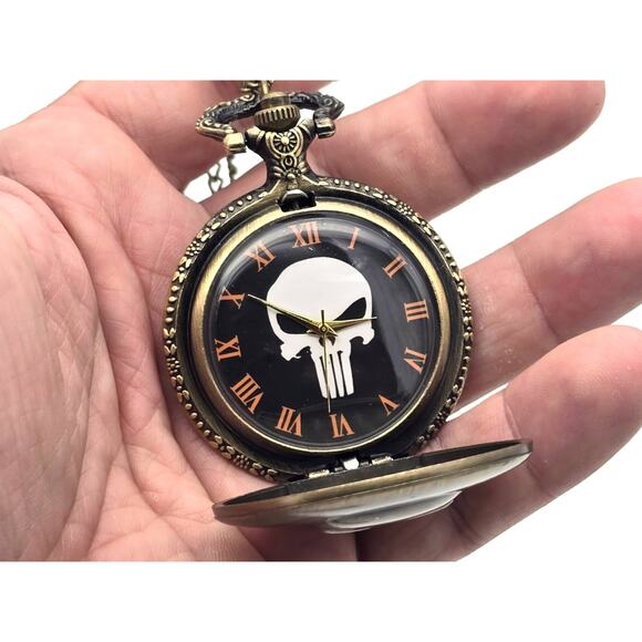 Punisher Skull Pocket Watch – Vintage Look Metal Biker Gothic Keepsake for Men - Picture 8 of 11